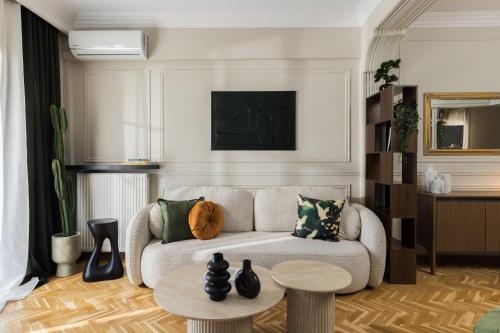 La Maison de l'Arc- Elegant Stay with Unique View by BiNoBi!