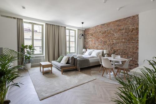 Posezení v ubytování Studio Premium with Air Conditioning for couples in the heart of Krakow, Main Square