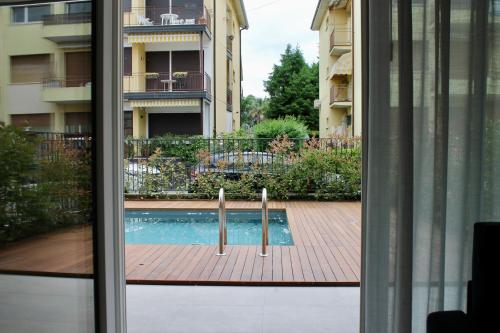 Bazén v ubytování MaisonMe Suite with private pool nebo v jeho okolí