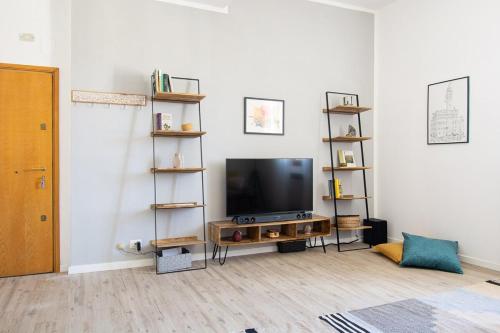 Cozy and Bright Flat - Top Floor with Elevator