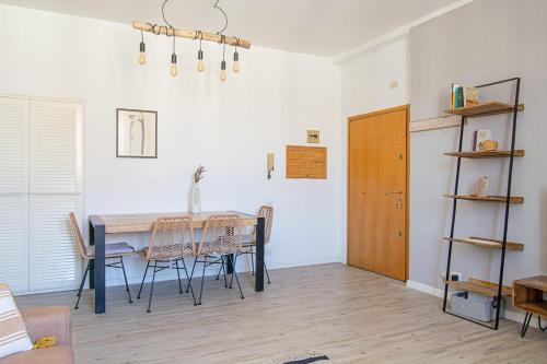 Cozy and Bright Flat - Top Floor with Elevator