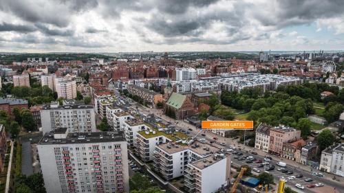 Garden Gates, Sun & Snow