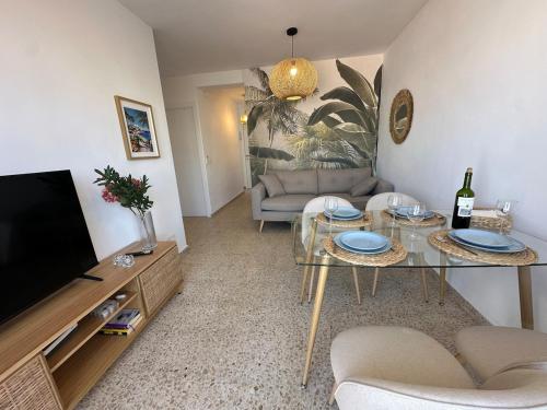 2 Bed Apartment Estepona Centre next to the Beach!