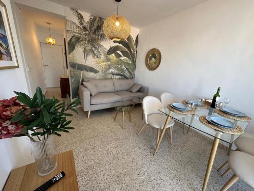 2 Bed Apartment Estepona Centre next to the Beach!