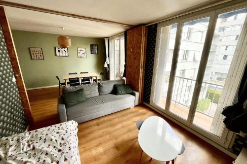 Spacious apartment - near park