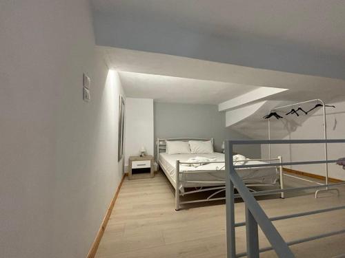 L Apartment