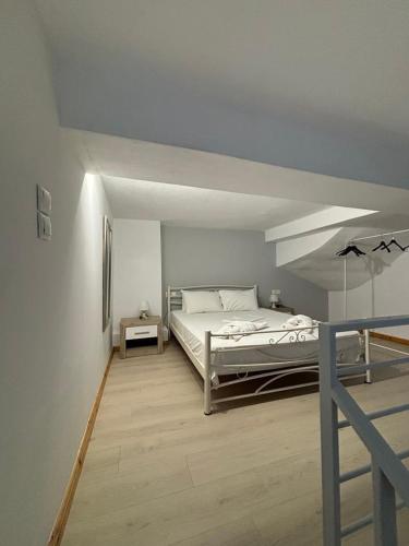 L Apartment