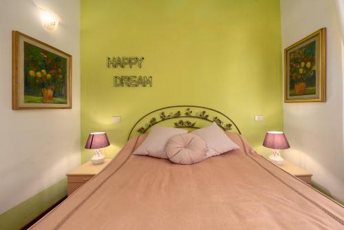 Φωτογραφία από το άλμπουμ του Colorful Tuscan Retreat Steps from Casole City Center σε Casole dʼElsa