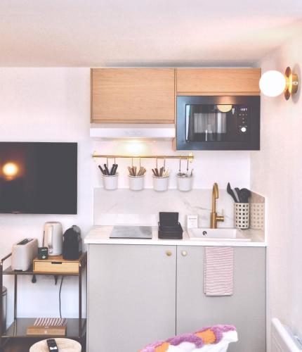 Photo de la galerie de l'établissement Stylish loft-style apartment in the 10th, à Paris