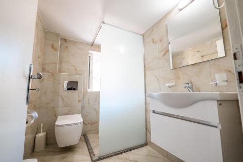 Gallery image of Eleni Guest House in Sarandë