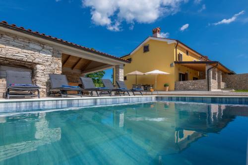 Villa Biba, a seaside hideaway with a pool