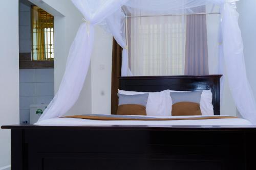 Gallery image of Kanye Bridge Hotel Jinja in Jinja