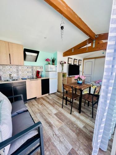 Studio indépendant proche des plages