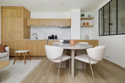 Modern apartment next to Saint Germain 4PAX