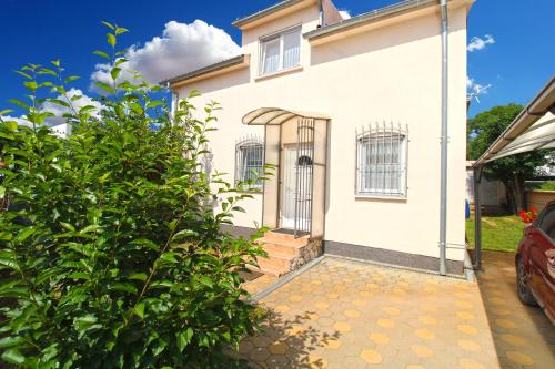 Apartment Bozana 1840