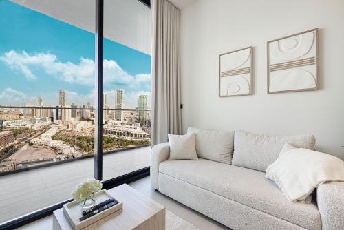 Cozy Apartment Gym Pool High 17th Floor JVC Gateway to Dubai