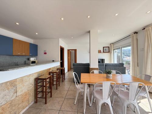 Agi Rodas Apartments