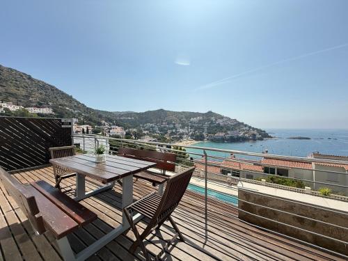 Agi Rodas Apartments