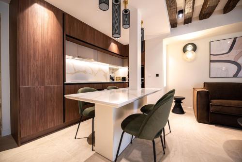 Luxury and charm in heart of Place des Vosges#AC