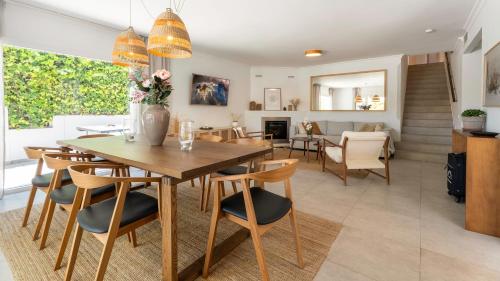 VACATION MARBELLA I Villa Jazmines, 4BDR, Private Pool & BBQ, Golf Valley, Walking Distance to Puerto Banus, High-End Restaurants