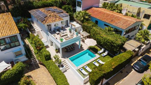 VACATION MARBELLA I Villa Jazmines, 4BDR, Private Pool & BBQ, Golf Valley, Walking Distance to Puerto Banus, High-End Restaurants