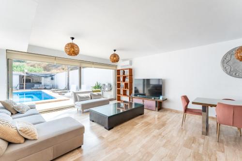 VB Camelia 4BR Villa by the beach