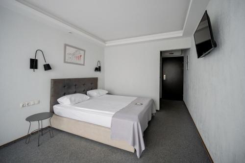Black Sea Central — Room