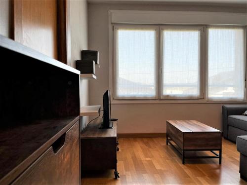 Photo de la galerie de l'établissement Charmant T2 avec cuisine ouverte près de la frontière espagnole, idéal pour famille ou amis - FR-1-239-740, à Urrugne