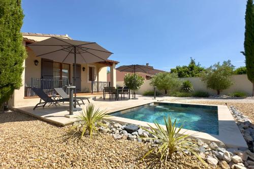 Les Lauriers Blancs air-conditioned villa with swimming pool