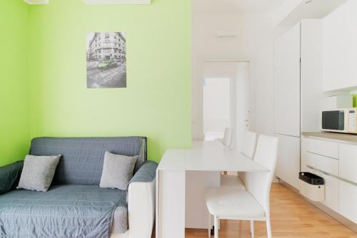 GuestHost - MM1 Inganni Bright Apartment
