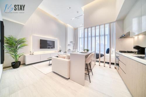 Luxurious Spacious Studio