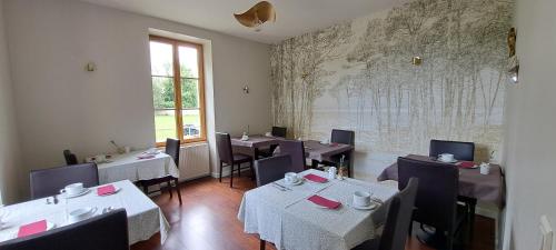 Posezení v ubytování Auberge Côté Rivière
