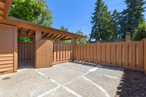 ベルビューにあるComfy Stay in Bellevue, Parking Includedのギャラリーの写真