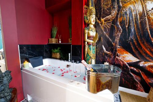 Fotografie z fotogalerie ubytování 50 Nuances Nirvana - Love Room à Rouen v destinaci Rouen