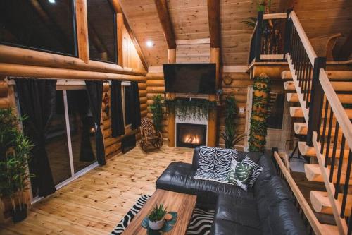 Ruang duduk di Welcome to the JUNGLE - Log cabine - SPA