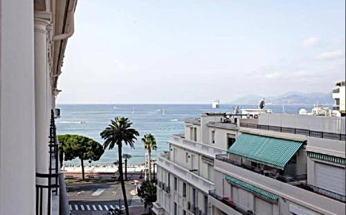 LA CROISETTE élégant studio avec balcon et vue mer aperçu