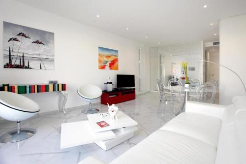 LA CROISETTE élégant studio avec balcon et vue mer aperçu