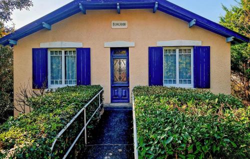 2 Bedroom Awesome Home In Royan