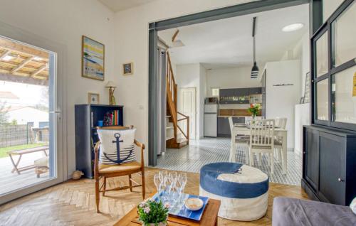 Photo de la galerie de l'établissement 2 Bedroom Awesome Home In Royan, à Royan