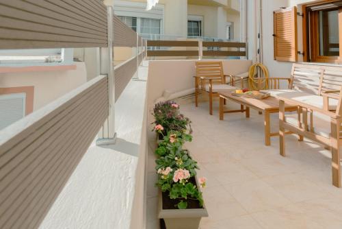 Lamiria center house