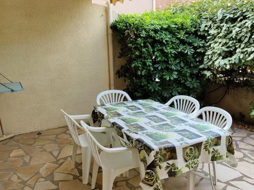 Pavillon 6 pers, à 70m plage, 2 chambres, parking - FR-1-781-58