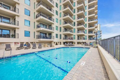 Бассейн в Oceanfront w Stunning Views Amenities Galore или поблизости