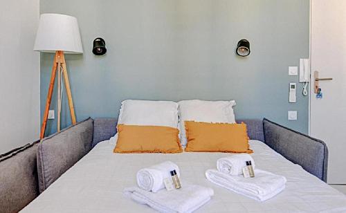 LA PANTHERE studio design central et calme, idéal pour un séjour en couple ou congrès