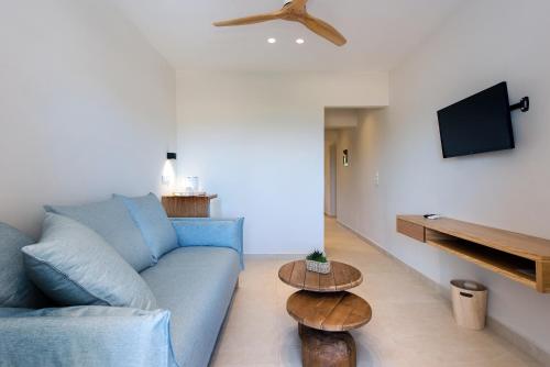 Μια τηλεόραση ή/και κέντρο ψυχαγωγίας στο Hill Lofos Hotel