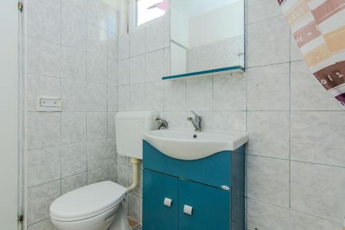 Ένα μπάνιο στο Apartments Juracak Josip i Mira