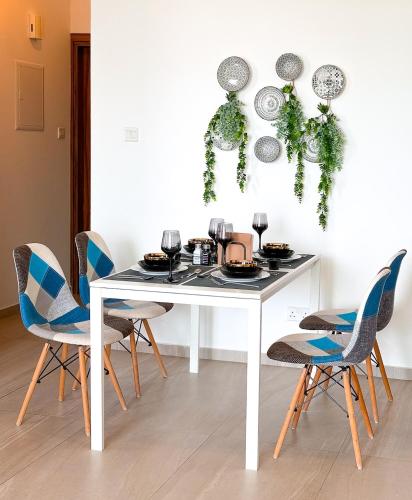 Φωτογραφία από το άλμπουμ του Sunset Balcony and Espresso Station Apartment στη Λάρνακα