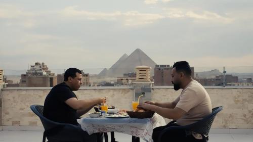 SunSet pyramids view Inn