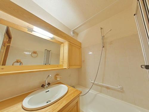 Et badeværelse på Centre, 2 pièces + mezzanine, balcon, ascenseur, 6 couchages - FR-1-241-59