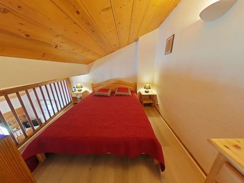 En eller flere senge i et værelse på Centre, 2 pièces + mezzanine, balcon, ascenseur, 6 couchages - FR-1-241-59