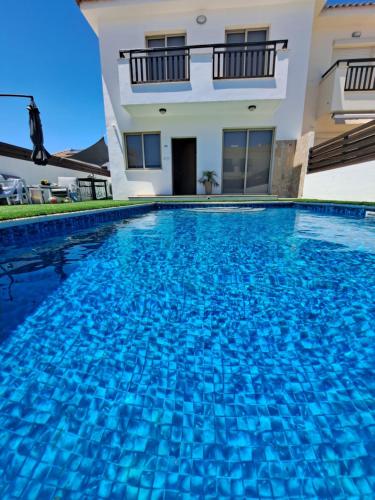 SERENITY PEARL VILLA at the sea